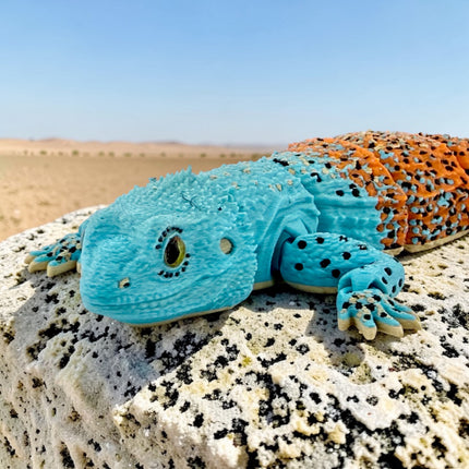 3D Printed Articulated Agama Lizard with Realistic Glass Eyes
