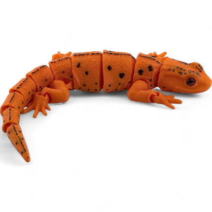 3D Printed Articulated Eastern Red-Spotted Newt – Orange Variant with Realistic Glass Eyes