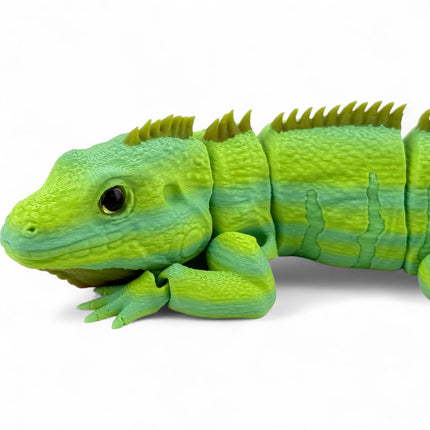3D Printed Articulated Iguana – Realistic Tropical Lizard with Glass Eyes